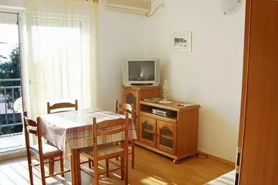 Image de Appartement d'une chambre avec le balcon et la vue sur le mer Novi Vinodolski (A-5591-b)