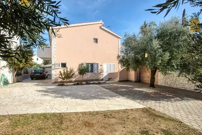 Image de Appartement de deux chambres avec le balcon Rogoznica (A-2895-c)
