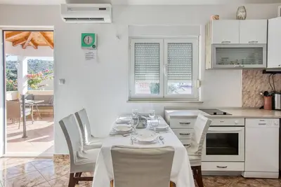 Image de Appartement de deux chambres avec le balcon Rogoznica (A-2895-b)