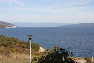 Image de Appartement d'une chambre avec la terrasse et la vue sur le mer Duga Luka (Prtlog), Labin (A-2367-c)