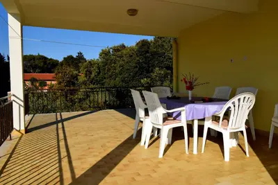 Image de Appartement de trois chambres avec la terrasse et la vue sur le mer Ugljan (A-8493-a)