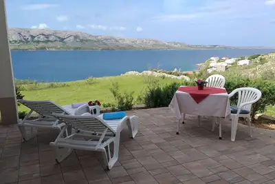Image de Appartement d'une chambre avec la terrasse et la vue sur le mer Metajna, Pag (A-6389-d)
