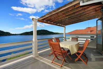 Image de Appartement de deux chambres prés de la plage Karbuni, Korcula (A-9308-a)