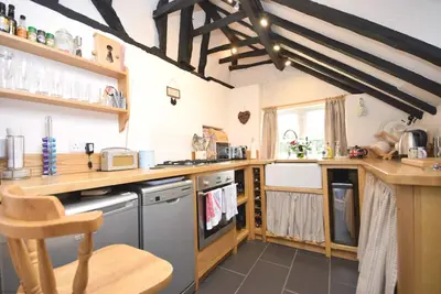 Image de Rose Cottage, Middleton - un chalet pouvant accueillir 4 personnes dans 2 chambres