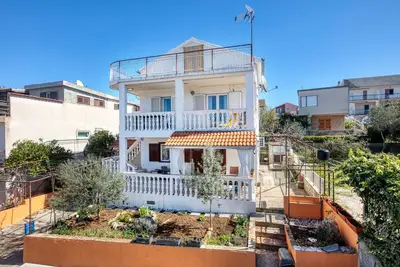 Image de Appartement de deux chambres prés de la plage Grebastica, Sibenik (A-11463-a)