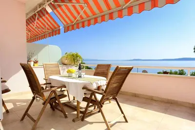 Image de Appartement de trois chambres avec la terrasse et la vue sur le mer Rastici, Ciovo (A-1084-a)