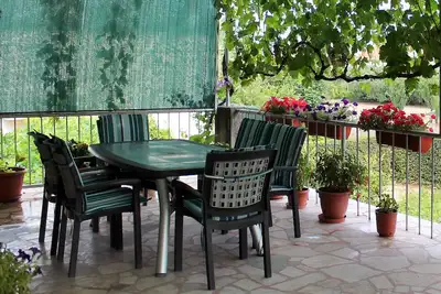 Appartement d'une chambre avec la terrasse Kastel Stafilic, Kastela (A-5219-b)