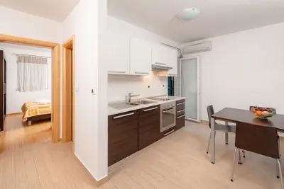 Image de Appartement d'une chambre avec le balcon Tucepi, Makarska (A-3193-m)