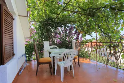 Image de Appartement de deux chambres avec la terrasse et la vue sur le mer Okrug Gornji, Ciovo (A-1069-b)