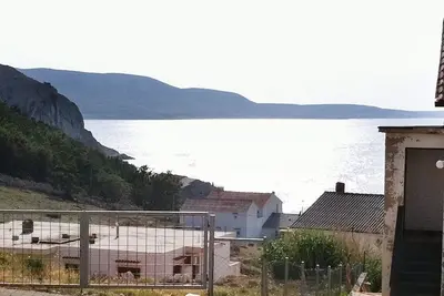 Image de Garçonnière avec la terrasse et la vue sur le mer Metajna, Pag (As-6426-a)