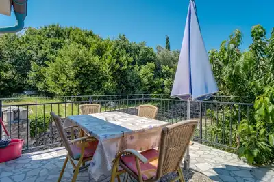 Image de Appartement d'une chambre avec la terrasse et la vue sur le mer Nerezine, Losinj (A-2519-a)