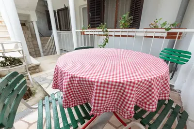 Image de Appartement de trois chambres prés de la plage Podgora, Makarska (A-11469-a)