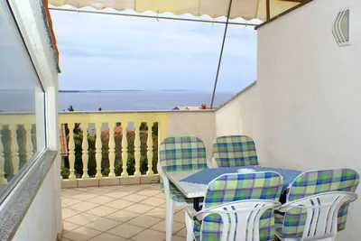 Image de Appartement d'une chambre avec la terrasse et la vue sur le mer Mandre, Pag (A-4098-a)