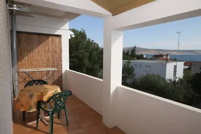 Appartement d'une chambre avec la terrasse et la vue sur le mer Starigrad, Paklenica (A-6587-b)