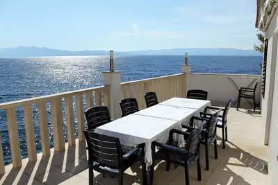 Image de Appartement de trois chambres prés de la plage Baie Tvrdni Dolac, Hvar (A-2997-a)