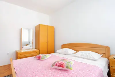 Appartement d'une chambre avec air conditionné Vinisce, Trogir (A-11029-b)