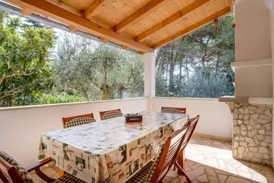 Image de Appartement de deux chambres avec la terrasse Artatore, Losinj (A-8008-a)
