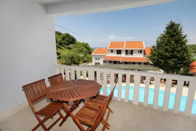 Image de Appartement d'une chambre avec la terrasse et la vue sur le mer Kampor, Rab (A-3214-d)