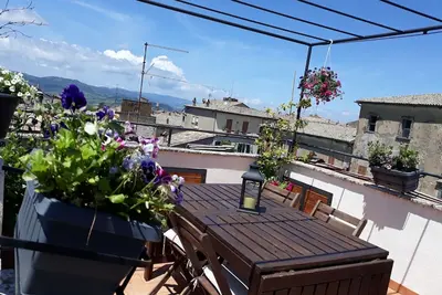 Image de Appartement très central, à quelques pas du Duomo et du Théâtre, avec balcon