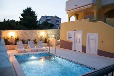 Image de Appartement d'une chambre prés de la plage Zecevo Rtic, Rogoznica (A-11869-b)