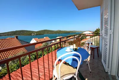 Image de Appartement de deux chambres avec la terrasse et la vue sur le mer Tisno, Murter (A-5136-b)
