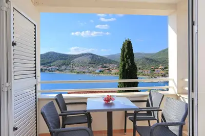 Image de Appartement de deux chambres prés de la plage Seget Vranjica, Trogir (A-13771-b)
