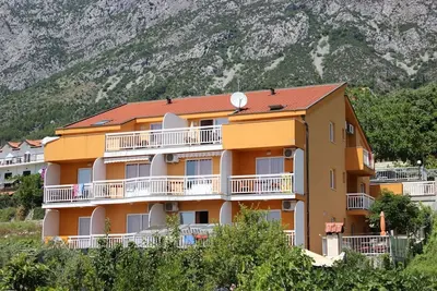 Image de Appartement de deux chambres avec air conditionné Gradac, Makarska (A-13681-b)