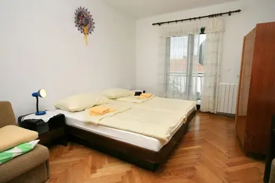 Appartement d'une chambre avec le balcon et la vue sur le mer Novi Vinodolski (A-5514-b)