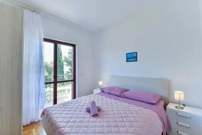Image de Appartement de deux chambres prés de la plage Tkon, Pasman (A-698-b)