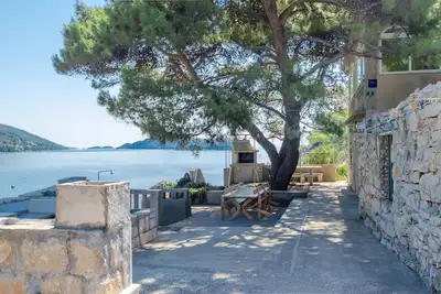 Image de Appartement de deux chambres prés de la plage Baie Zaglav, Korcula (A-9320-c)