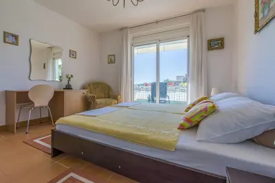 Image de Appartement de deux chambres avec la terrasse et la vue sur le mer Selce, Crikvenica (A-2356-a)