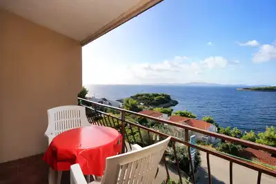 Image de Appartement d'une chambre avec le balcon et la vue sur le mer Prizba, Korcula (A-9227-b)
