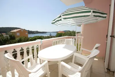 Image de Appartement d'une chambre avec la terrasse et la vue sur le mer Baie Soline, Dugi otok (A-448-b)