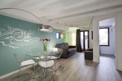 Image de Stylish next to Plaza España, Fira