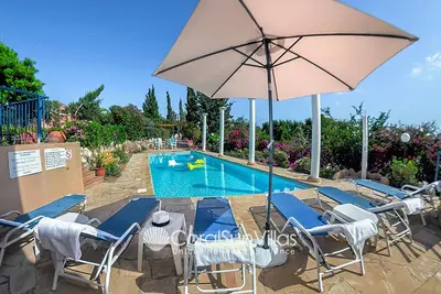 Image de Magnifique quartier calme, totale intimité, grande piscine privée, jardin coloré