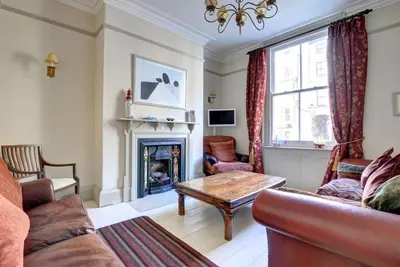 2 West Terrace - Quatre Chambres Maison, Couchages 7