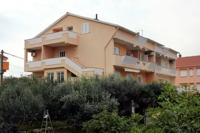 Image de Appartement d'une chambre avec la terrasse et la vue sur le mer Novalja, Pag (A-9419-b)