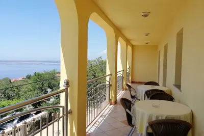 Image de Appartement de trois chambres avec la terrasse et la vue sur le mer Dramalj, Crikvenica (A-5592-a)