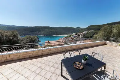 Image de Appartement de deux chambres avec la terrasse et la vue sur le mer Rabac, Labin (A-3011-g)
