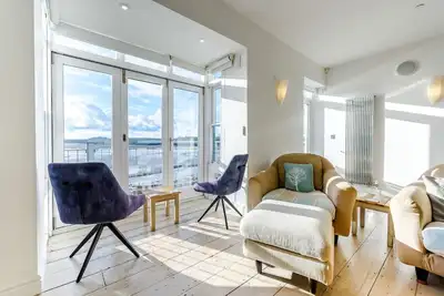 Image de Corona - Quatre Chambres Maison, Couchages 8