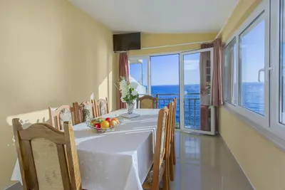 Image de Appartement de quatre chambres prés de la plage Bilo, Primosten (A-4176-c)