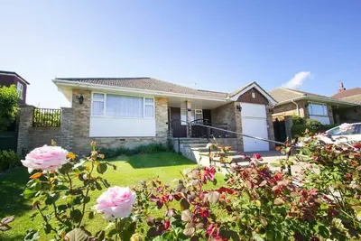 Image de Dean Court Garden: 3 chambres, 6 couchages, parking, jardin, accessible, animaux de compagnie ok, WiFi