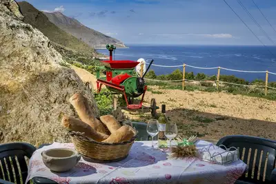 Image de Villa Rosaria à 2Km de la Réserve Naturelle du Zingaro Num1