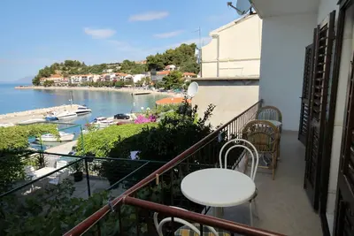 Image de Appartement de quatre chambres avec le balcon et la vue sur le mer Podgora, Makarska (A-6836-a)