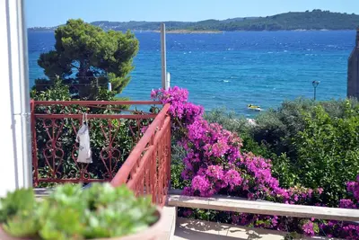 Image de Garçonnière avec le balcon et la vue sur le mer Orebic, Peljesac (As-4563-c)