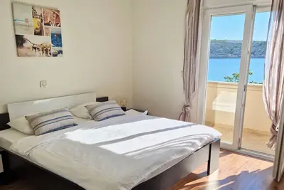 Image de Appartement de trois chambres prés de la plage Barbat, Rab (A-11797-a)