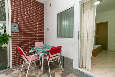 Garçonnière avec la terrasse Podaca, Makarska (As-4734-a)