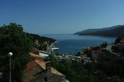 Image de Appartement d'une chambre avec la terrasse et la vue sur le mer Rabac, Labin (A-2323-b)