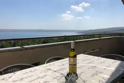 Image de Appartement de deux chambres avec la terrasse et la vue sur le mer Maslenica, Novigrad (A-12636-b)