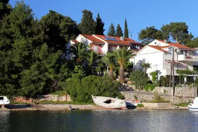 Image de Appartement de deux chambres avec le balcon et la vue sur le mer Vrboska, Hvar (A-540-a)